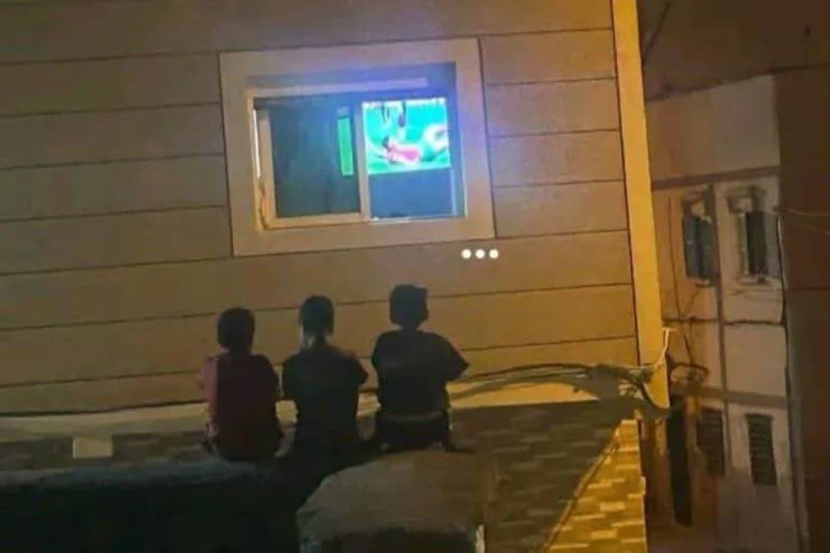 ثلاثة أطفال يسرقون الأضواء في مباراة المغرب وهولندا
