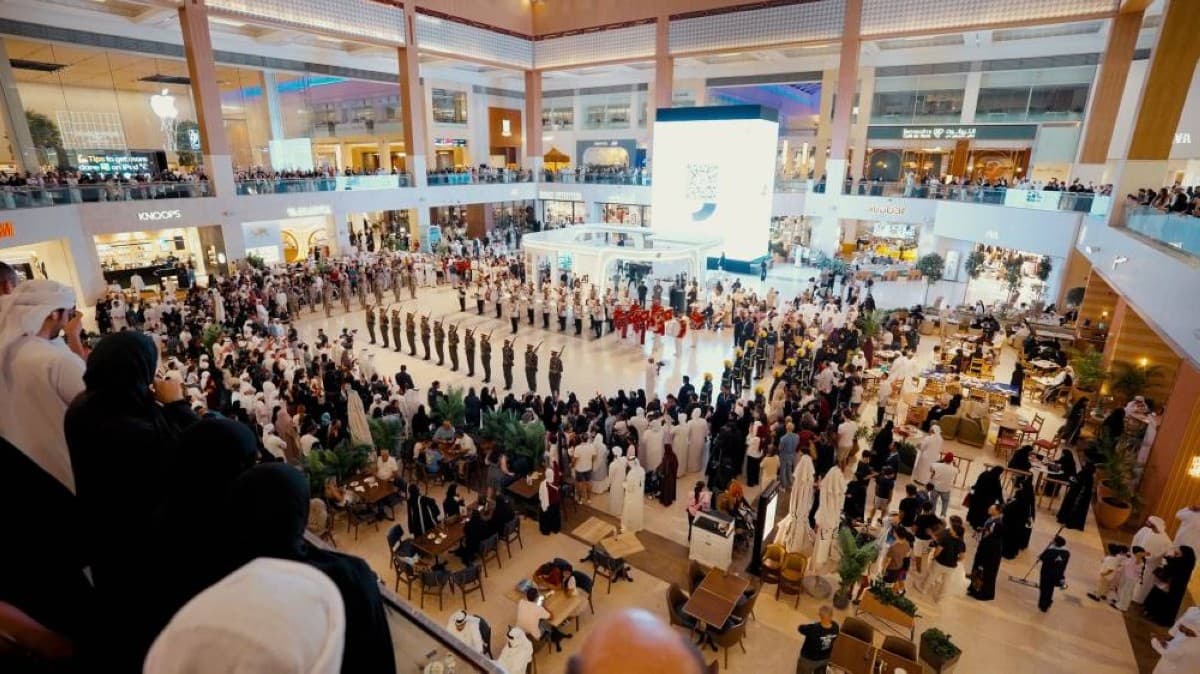 Yas Mall march honors frontline heroes
