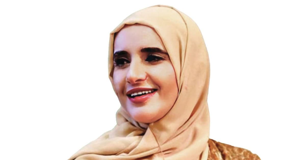 جوخة محمد الحارثي تلتقط الألقاب الأدبية
