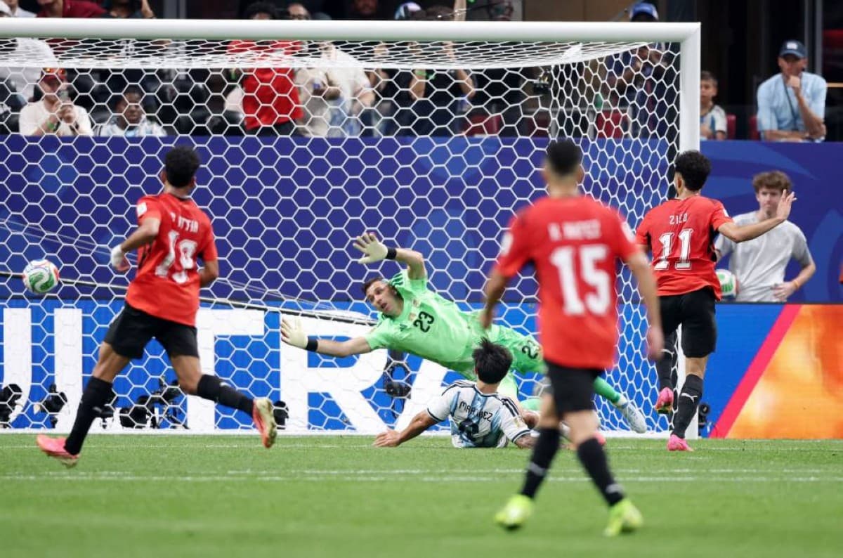 How did the Egyptian team earn the world's respect despite the loss?