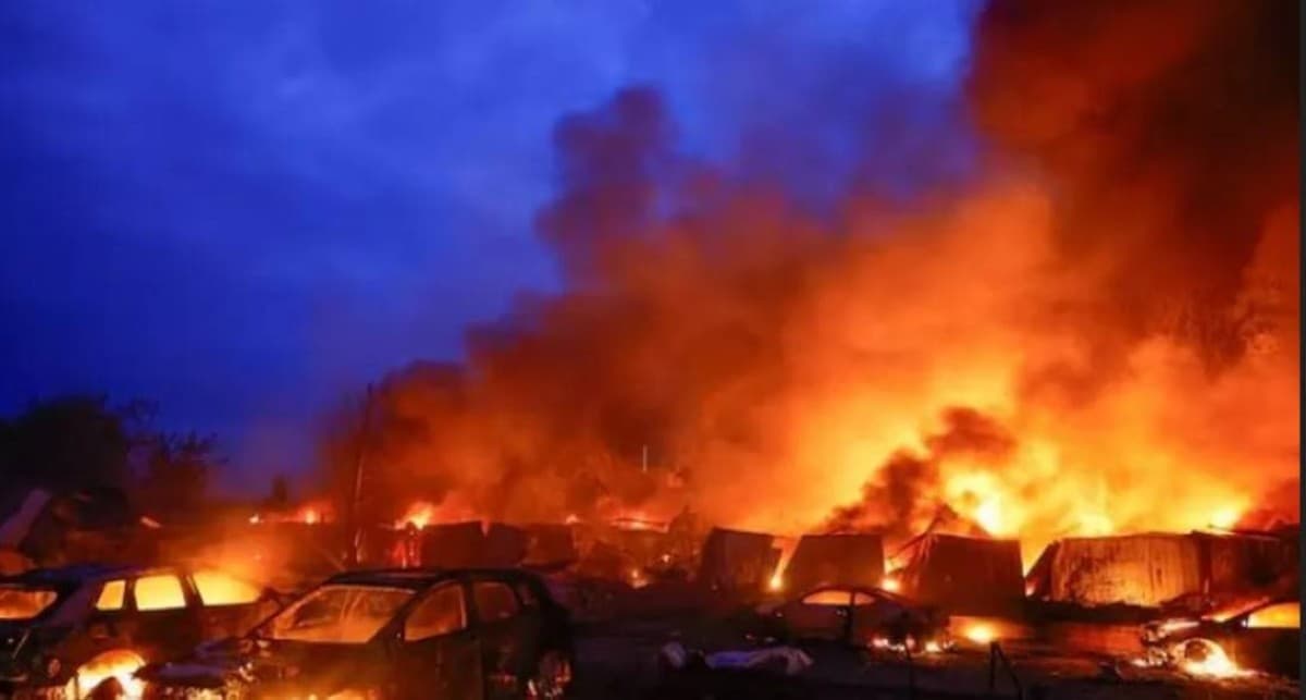 Russian missile wave strikes Kyiv, Ukraine, causing damage and casualties