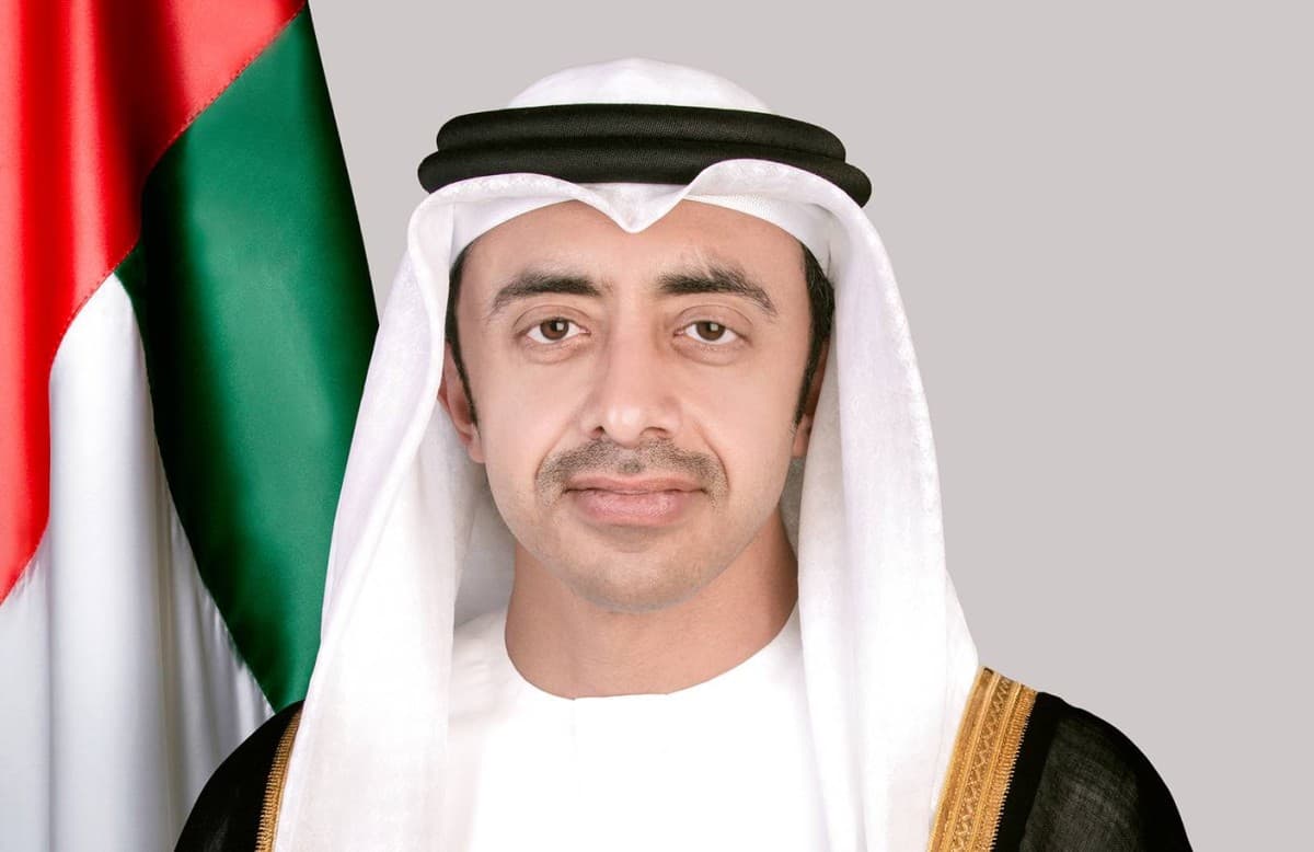 عبدالله بن زايد يبحث هاتفياً مع وزراء خارجية الدول الشقيقة والصديقة التطورات الإقليمية