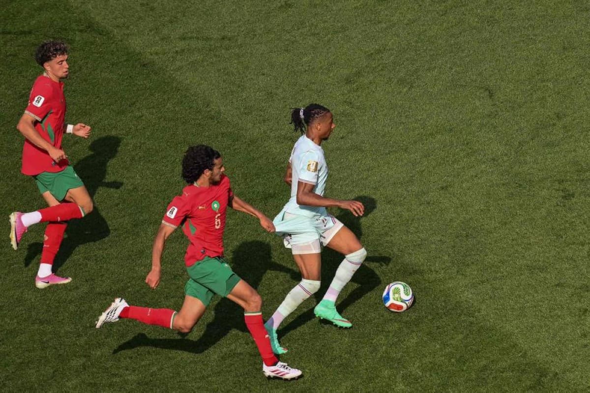 فرنسا تتأهل إلى نصف نهائي مونديال 2023 بعد فوزها على المغرب