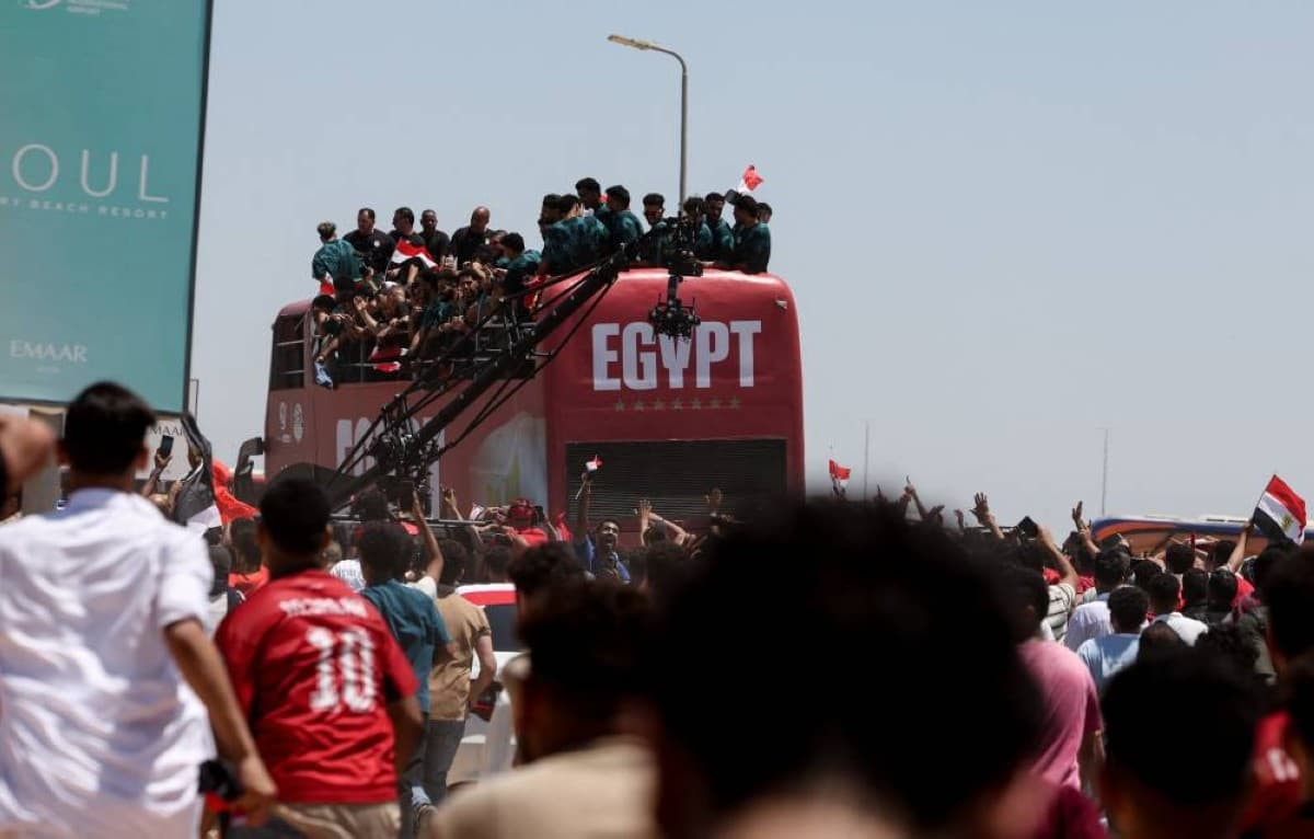 منتخب مصر "رجالة مصر شرفتونا" يتصدر المشهد ويستقبل تاريخيًا بعد عودته من كأس العالم