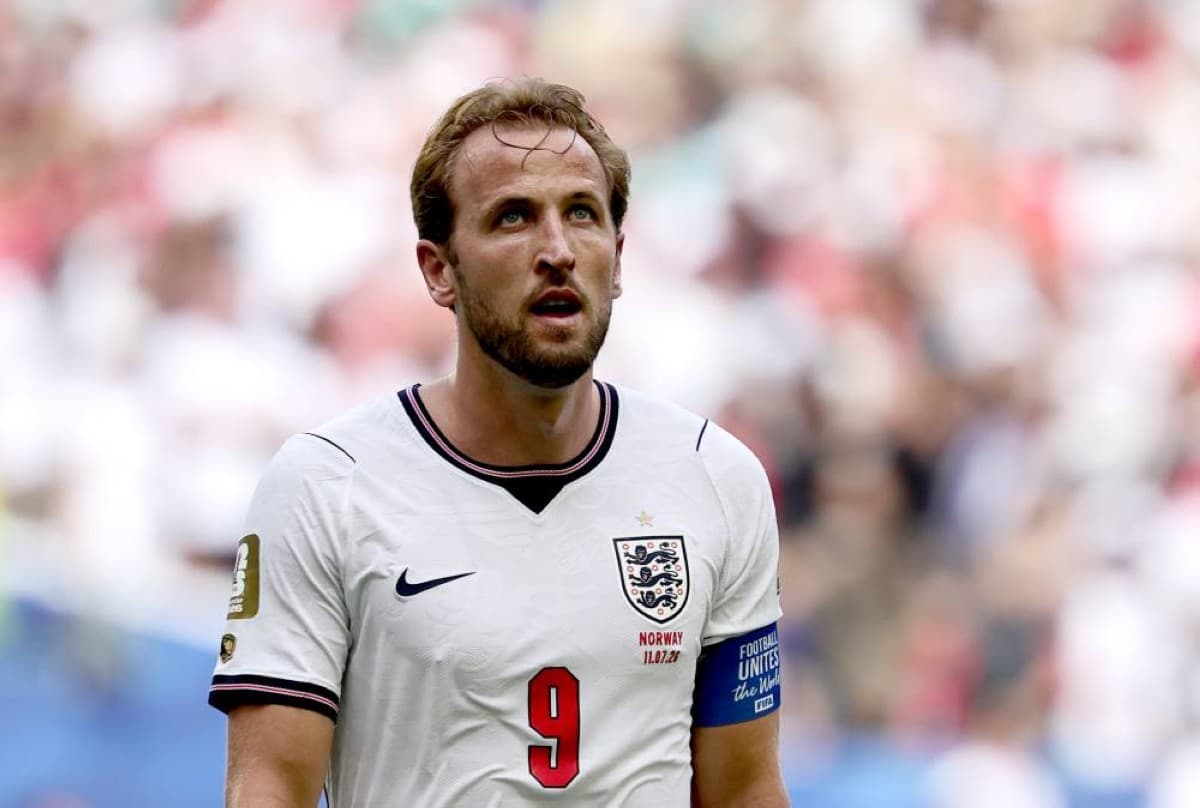 Ken Sets New Milestone with England National Team Jersey