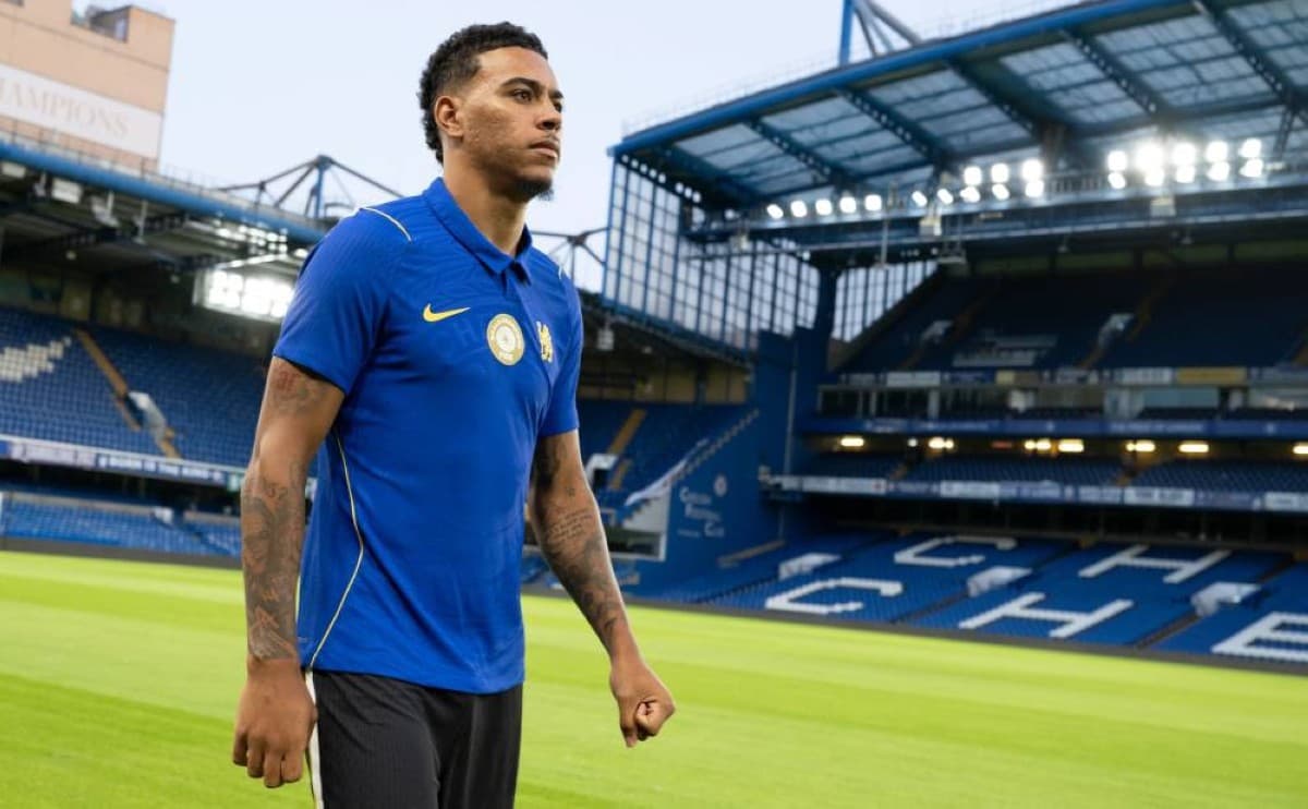 Rogers joins Chelsea in record deal