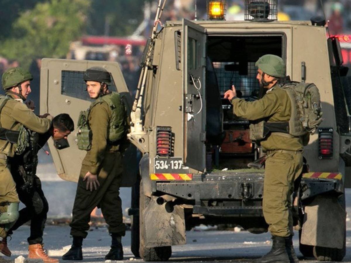 إسرائيل تعتقل 30 من فلسطين