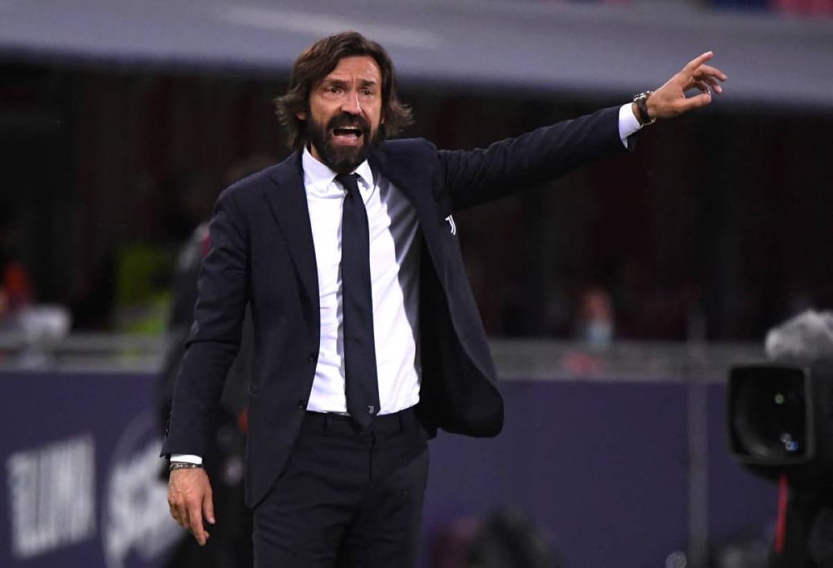 موقع إعلان تولي بيرلو تدريب إيطاليا