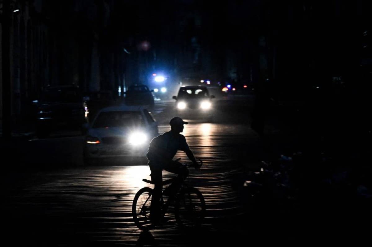 Cuba plunges into blackout after grid failure