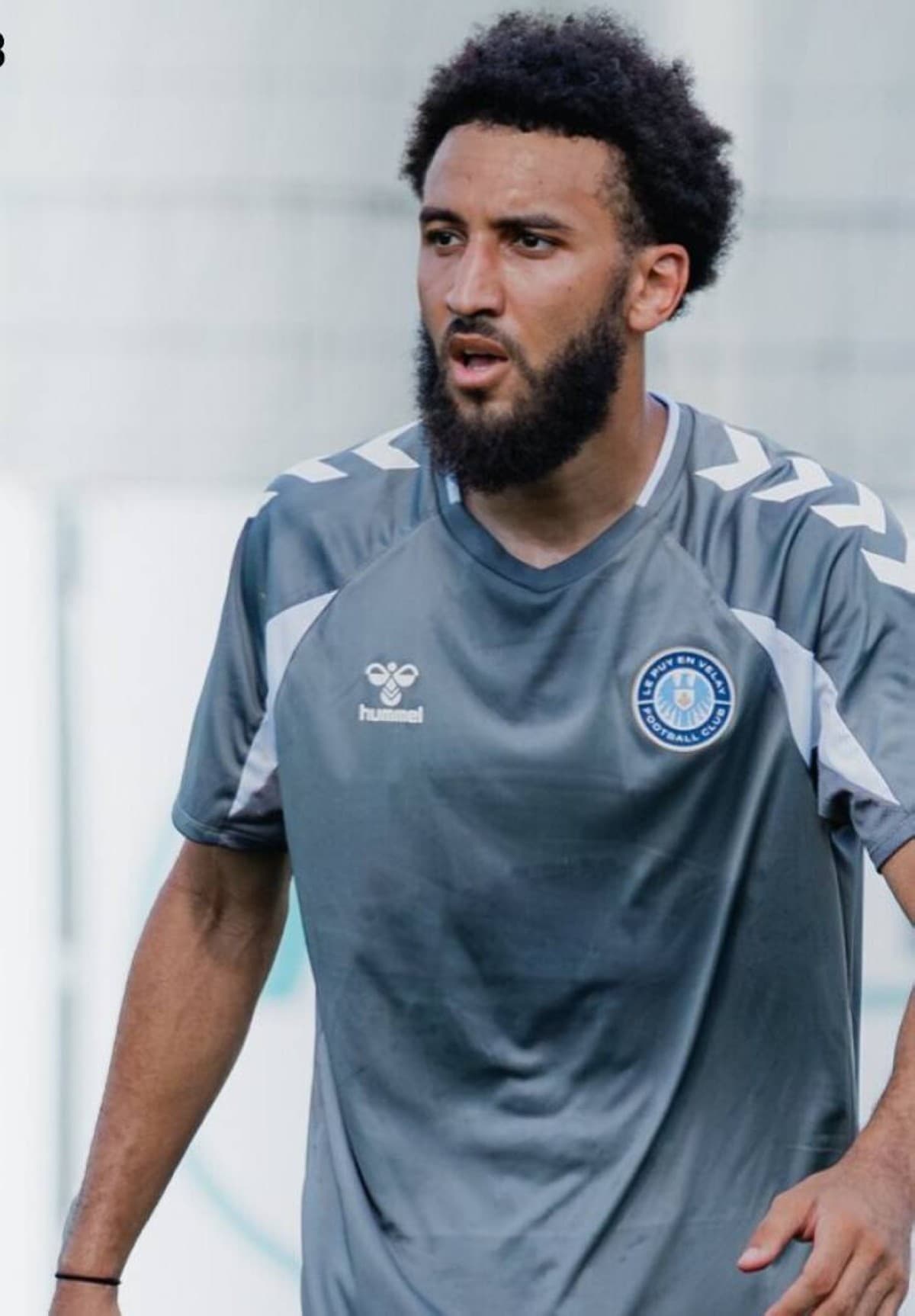عامل توصيل يتحول إلى لاعب كرة قدم في فرنسا