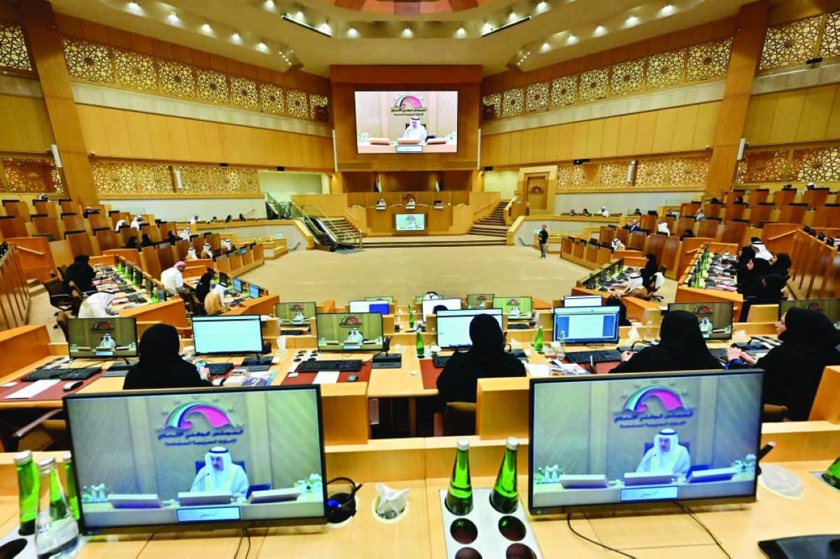 المرأة تتصدر بـ69% في 13 سؤالاً برلمانياً