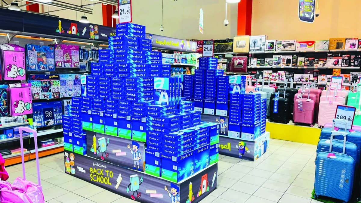 الأسر تعيد ترتيب نفقاتها قبل بدء الدراسة