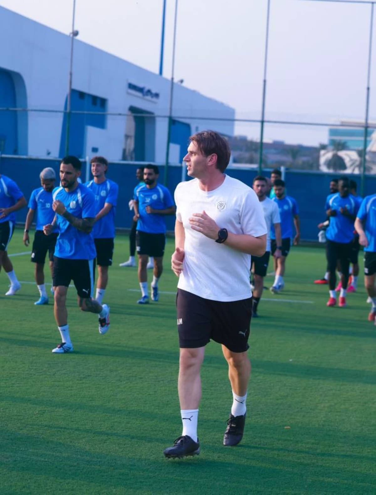 Abdelrahman Mohammed faces Milosh at Al Nasr