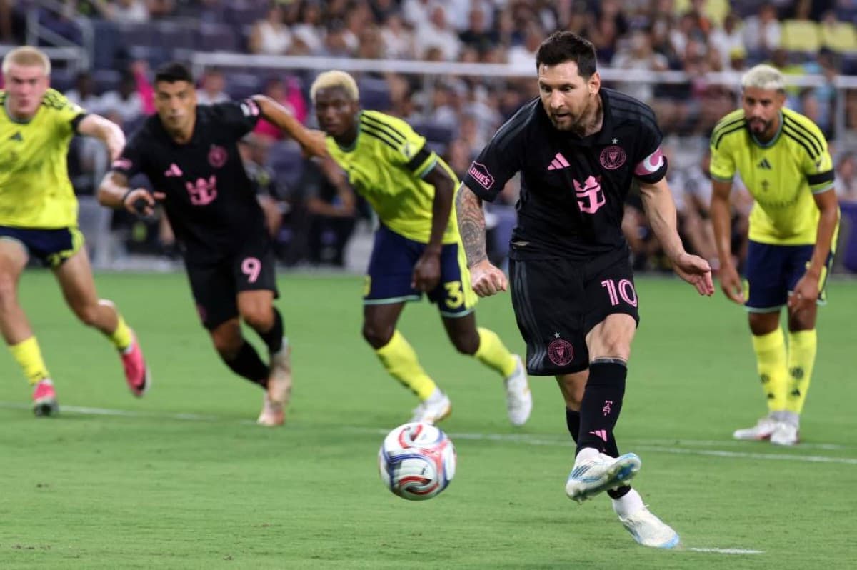 Messi's missed penalty hampers Miami