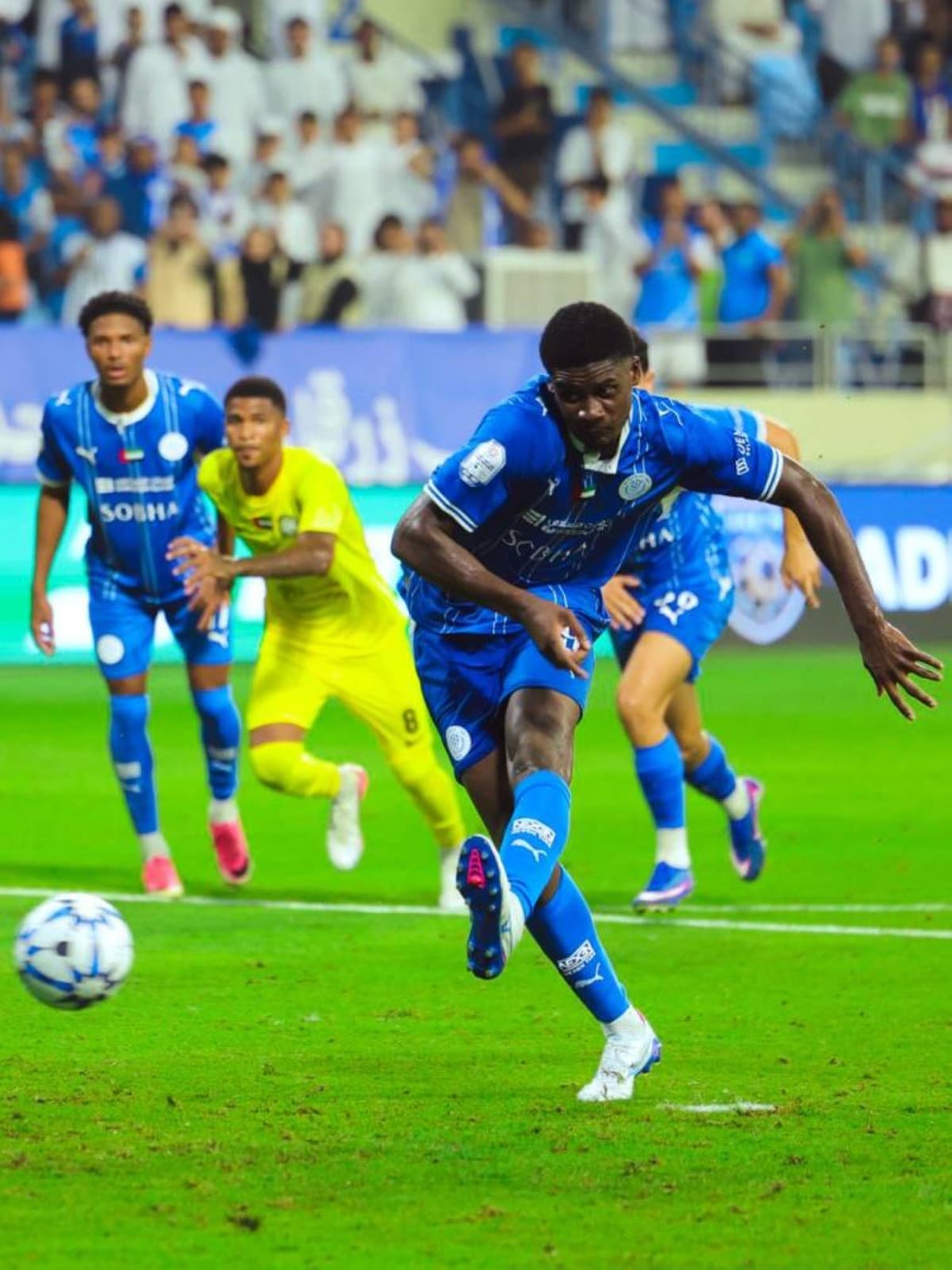 215 players debut in Dourina with newcomers scoring