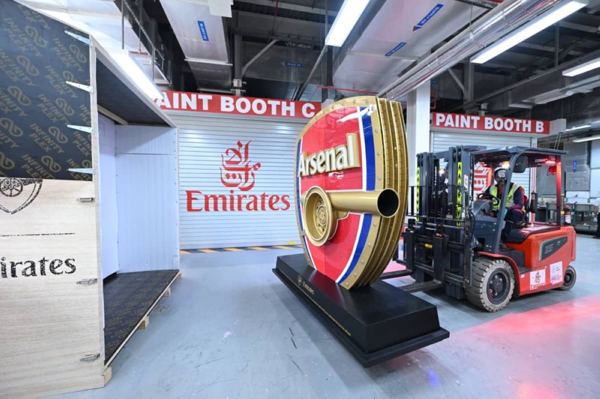 Emirates shows Arsenal logo creation process