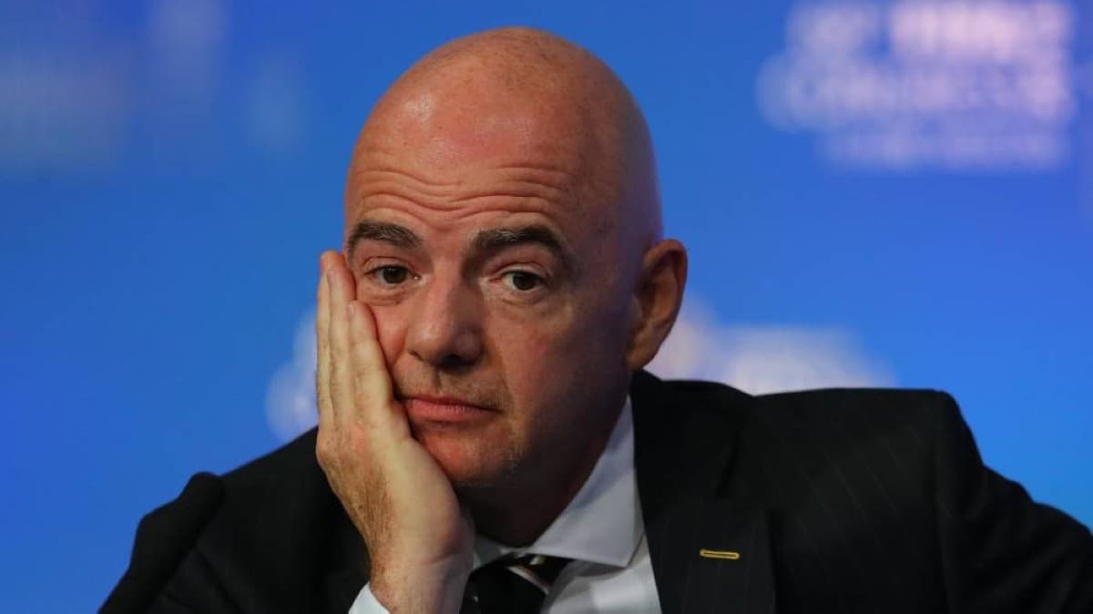 Fans' petition ramps up pressure on Infantino