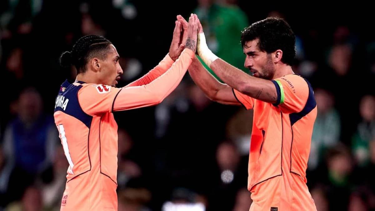 Spain's top clubs join La Liga race