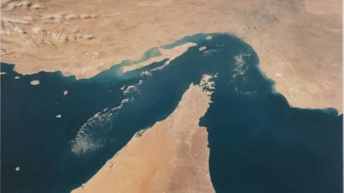 Oman and Iran consider Strait talks