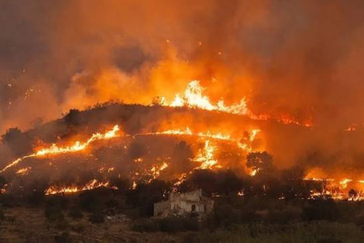Fires and floods force 1000 evacuations in Spain