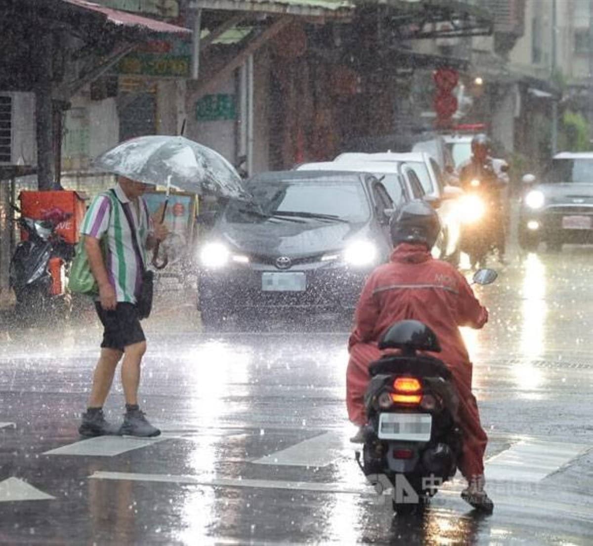 Taiwan faces heavy rains and landslide alerts