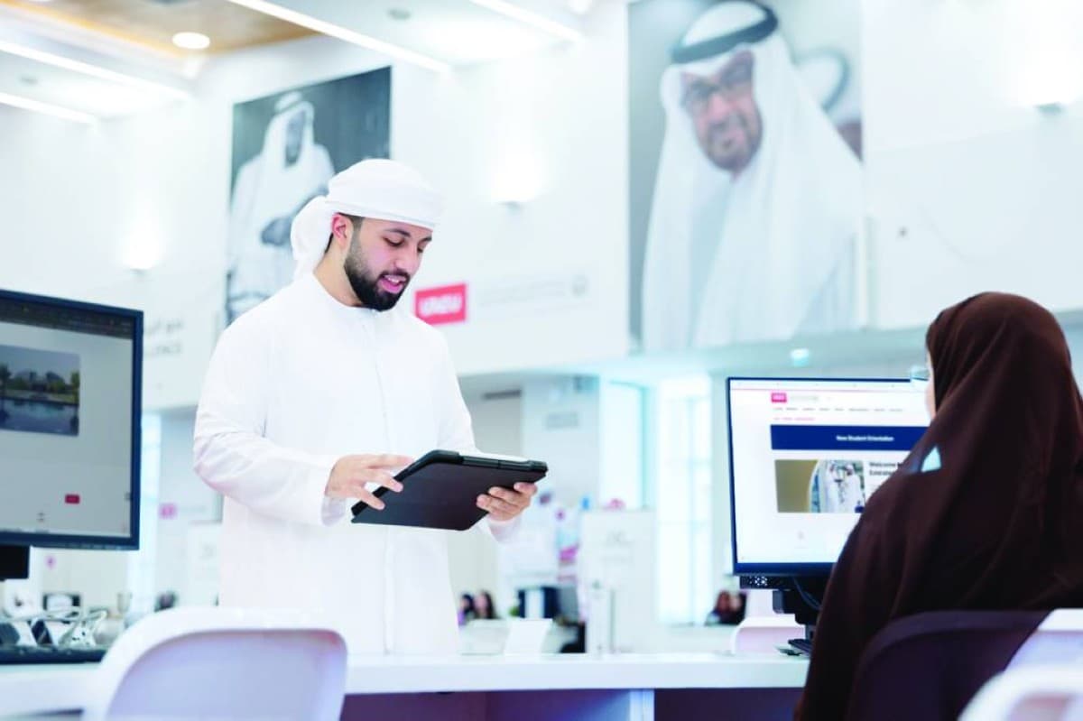 طالب مستجد في جامعة الإمارات يحقق 4000
