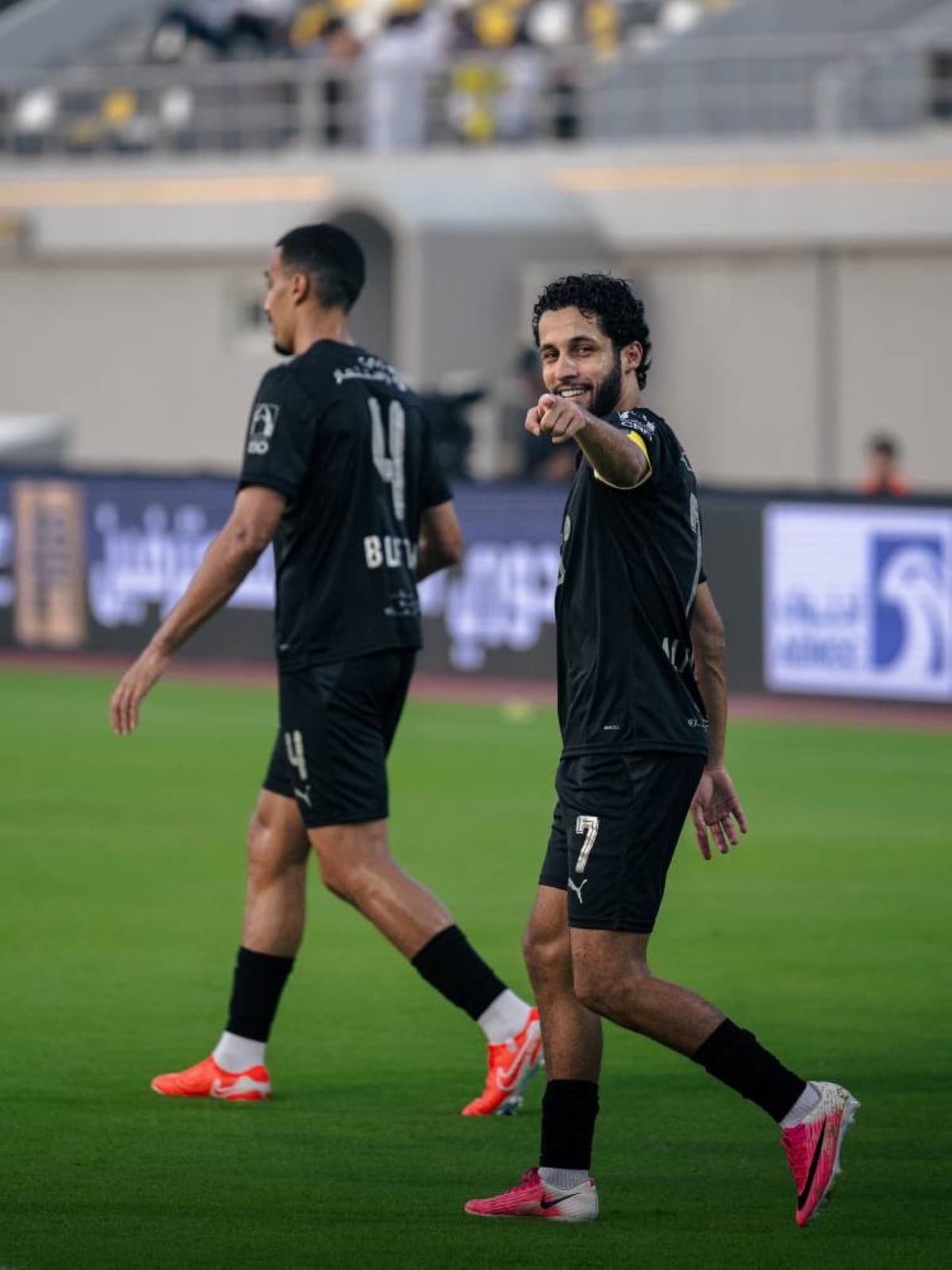 من الأرجح فوز الوصل أو شباب الأهلي في قمة الجولة الثالثة