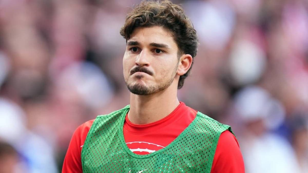 أتلتيكو مدريد يمنع انتقال ألفاريز لبرشلونة