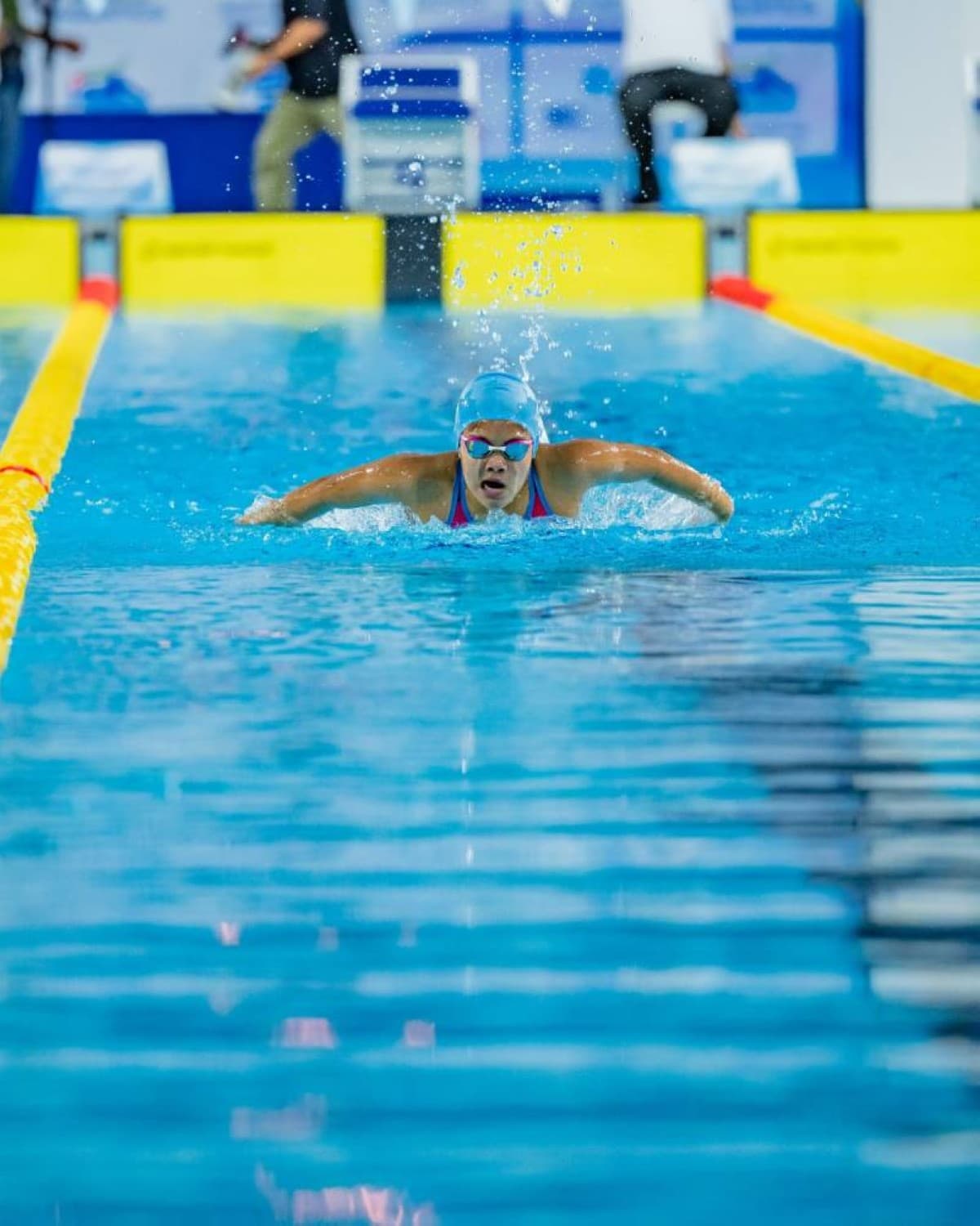 400 Swimmers Launch Abu Dhabi League