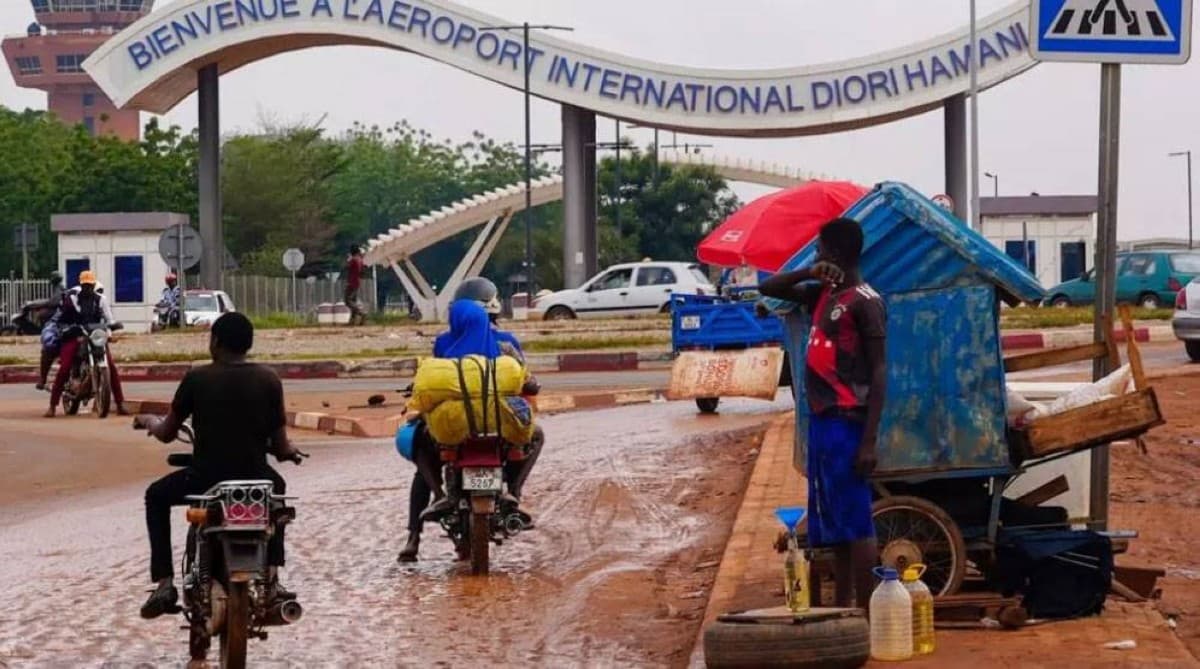 Niger military council regains control