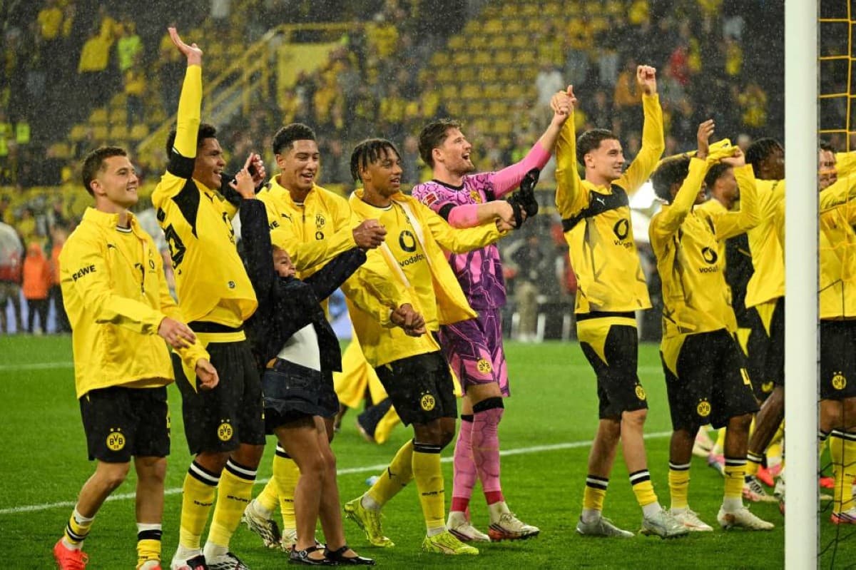 Dortmund Reconciles with Fans at Hamburg's Cost