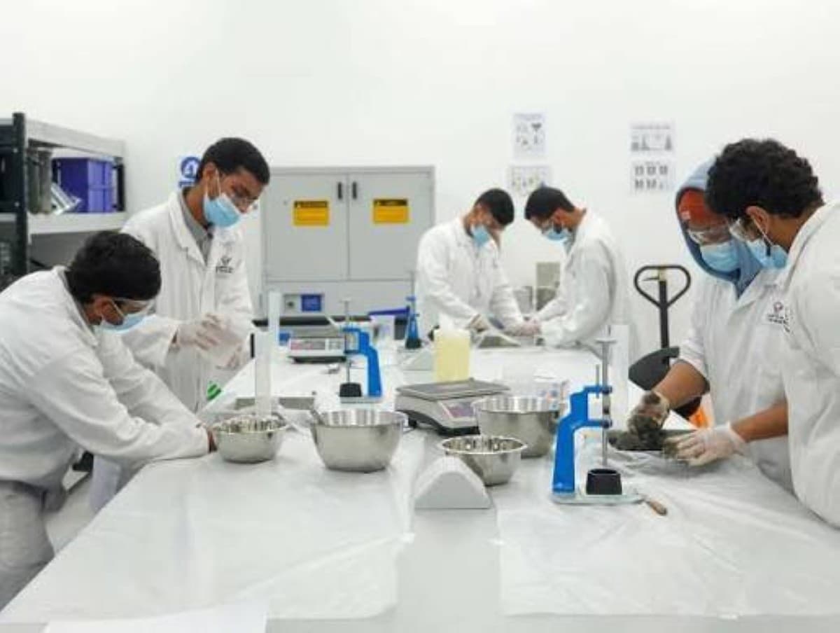 UAE: 668 students from 7 nations awarded scholarships