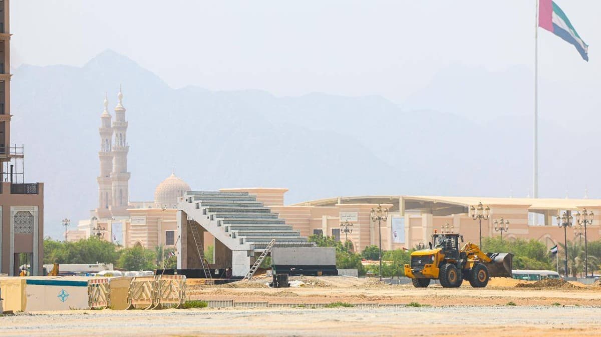 بدء بناء استاد دبا الحصن بتنفيذ توجيهات حاكم الشارقة
