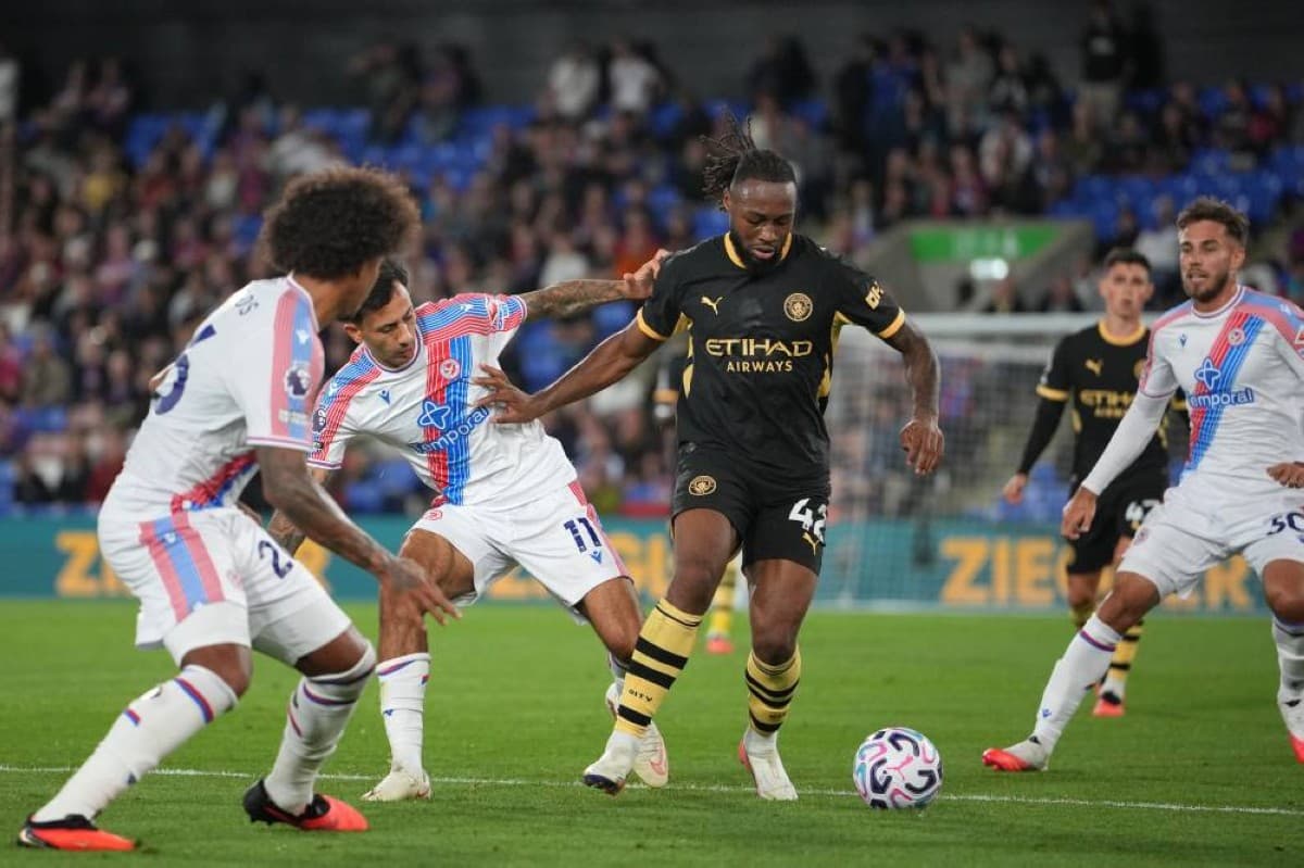 Global clubs spend $9.89 billion on transfers