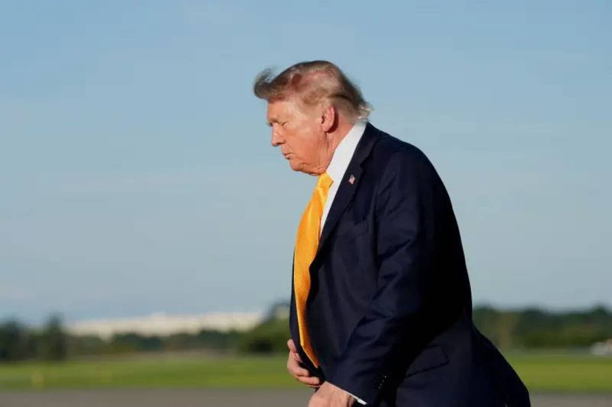 Trump's hair transition from blonde to brown