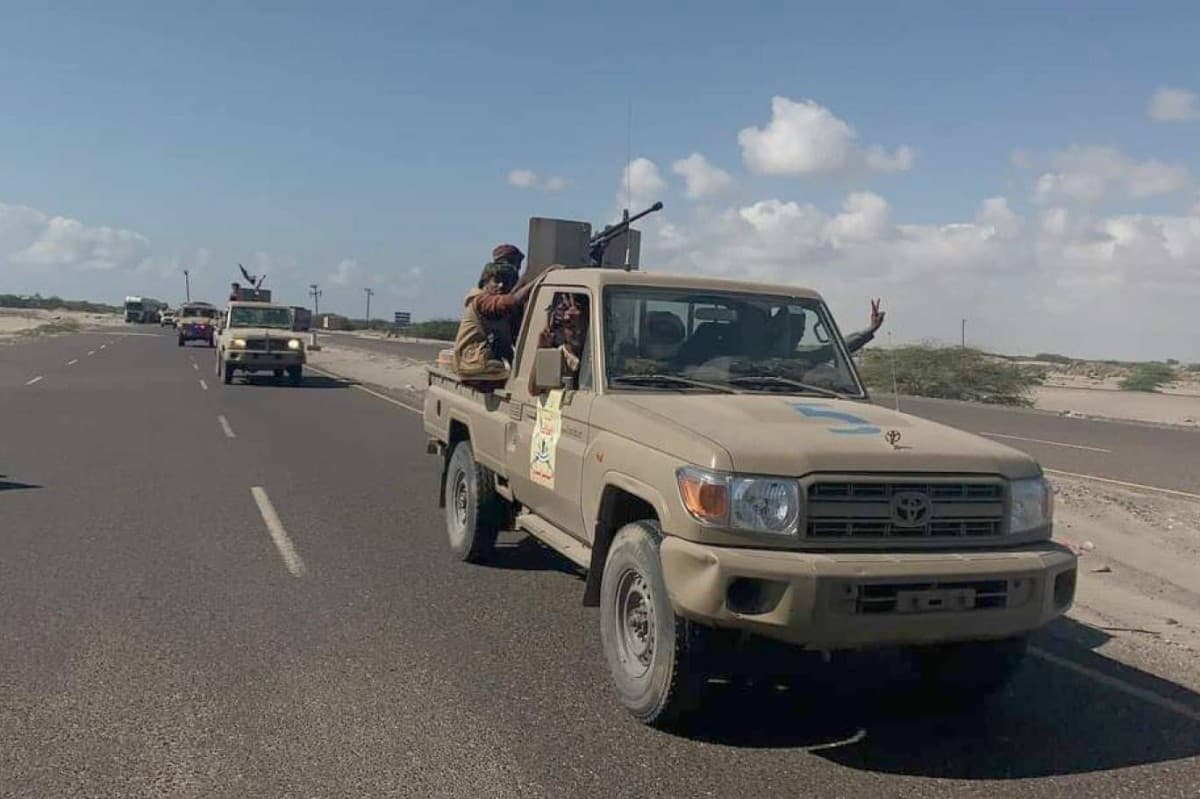 Yemen government makes progress as Houthis surrender