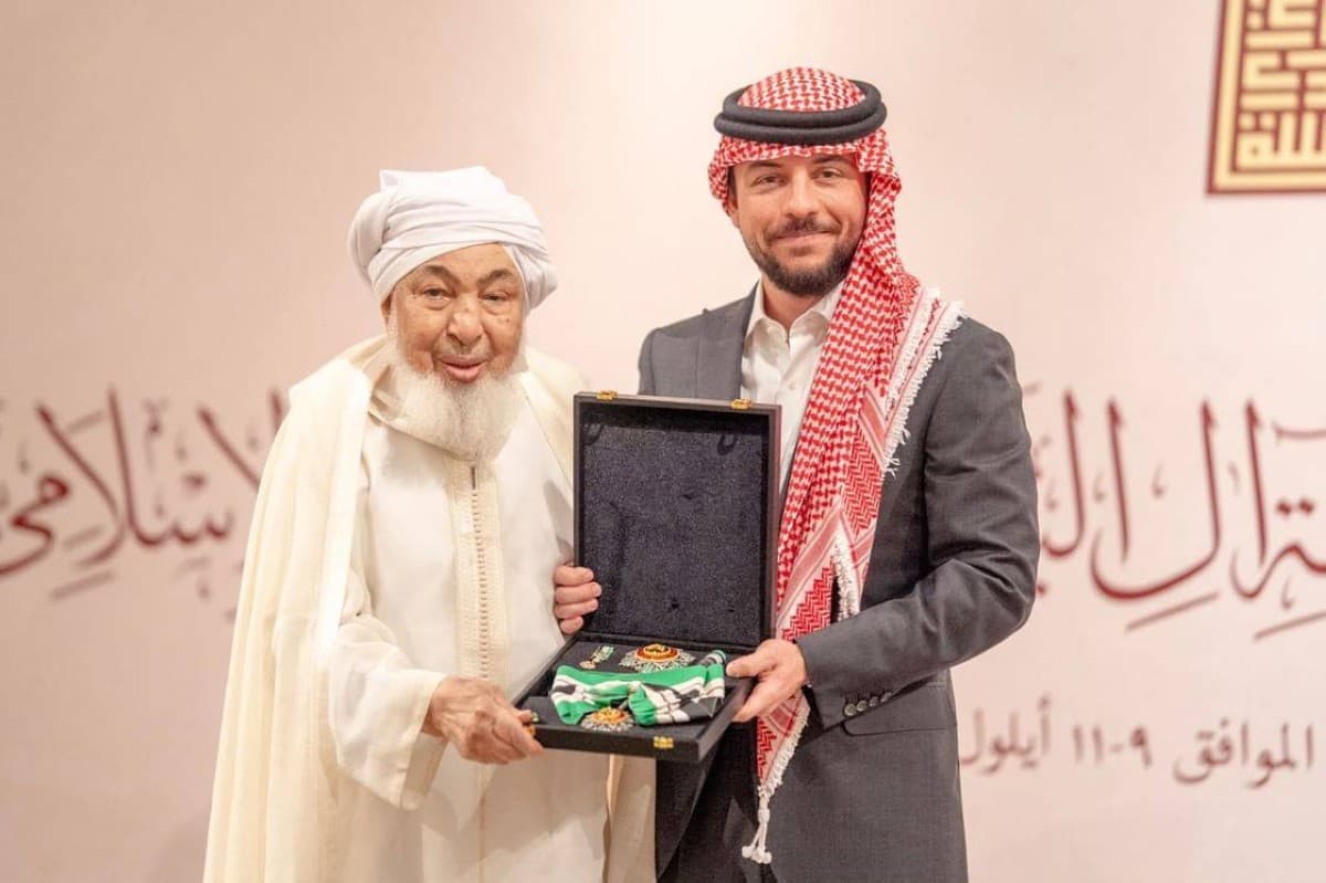 Jordan’s King awards Abdullah bin Baya the Renaissance Medal