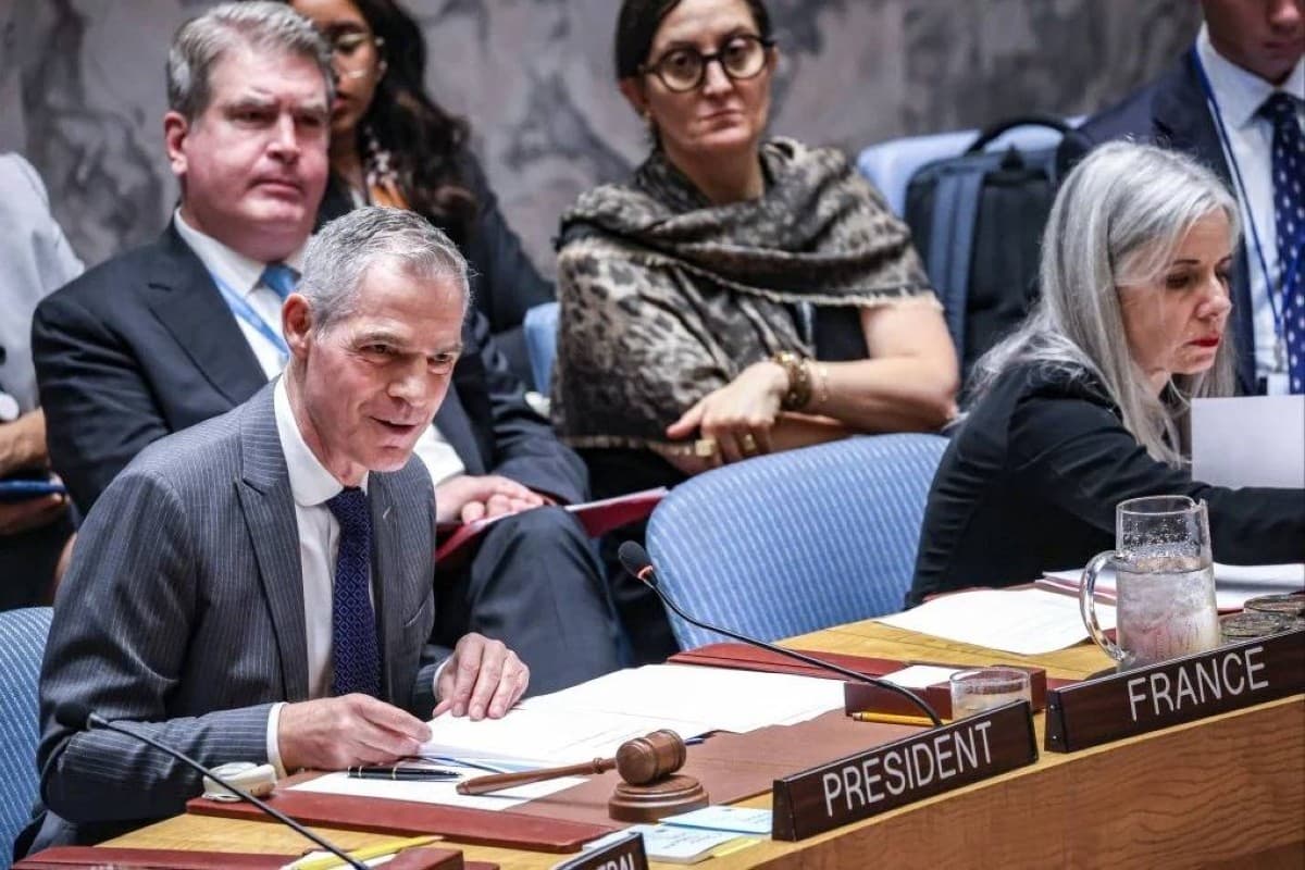 France regrets diplomatic dispute with Washington