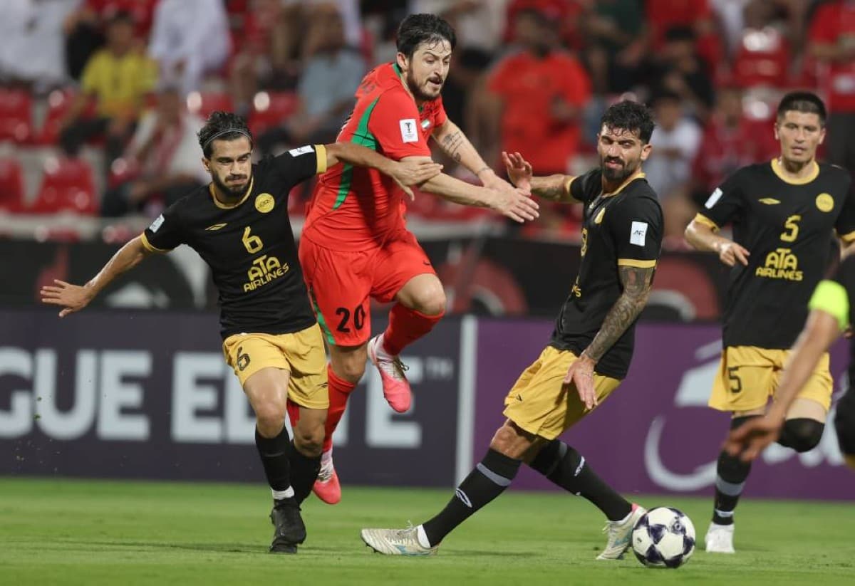 شباب الأهلي يتفوق على تراكتور