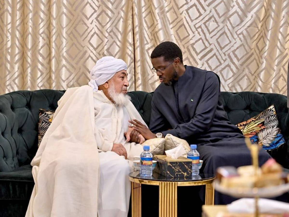 الرئيس السنغالي يتقابل مع رئيس مجلس الإمارات في نواكشوط