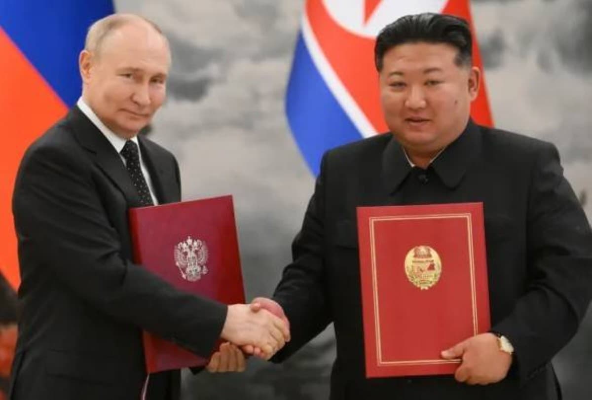 North Korean Women Battling in Russia