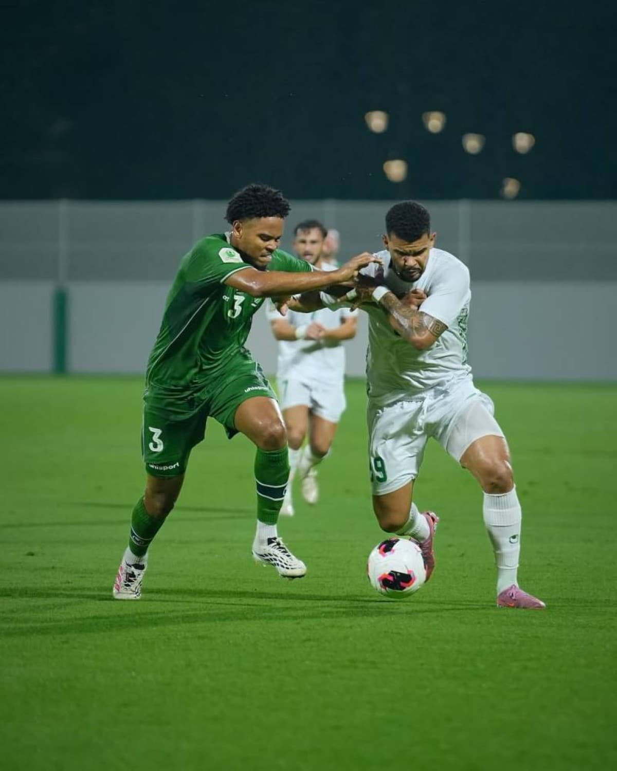 الأرض تتباعد عن مالكيها في الهواة