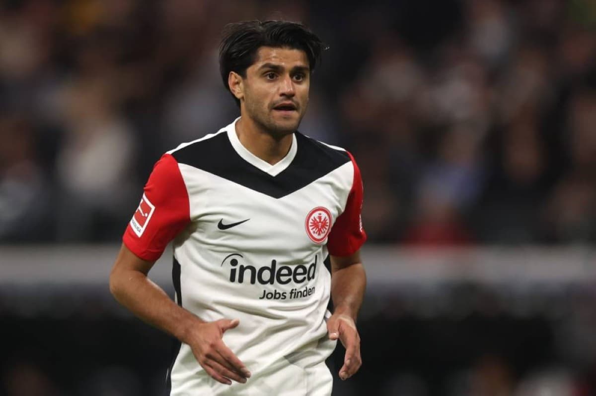 Manchester United add German player Daoud for two years