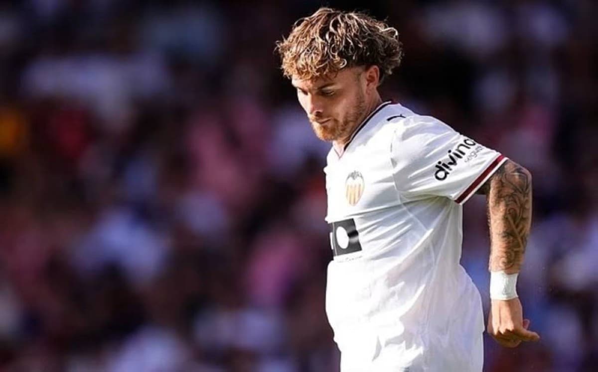 Harvey Elliott Faces Criticism