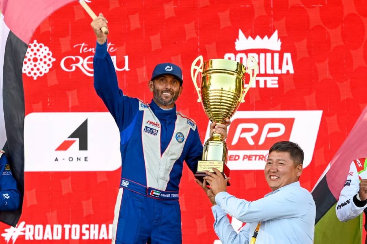 Victor finishes readying for Shanghai F1 Powerboat Race