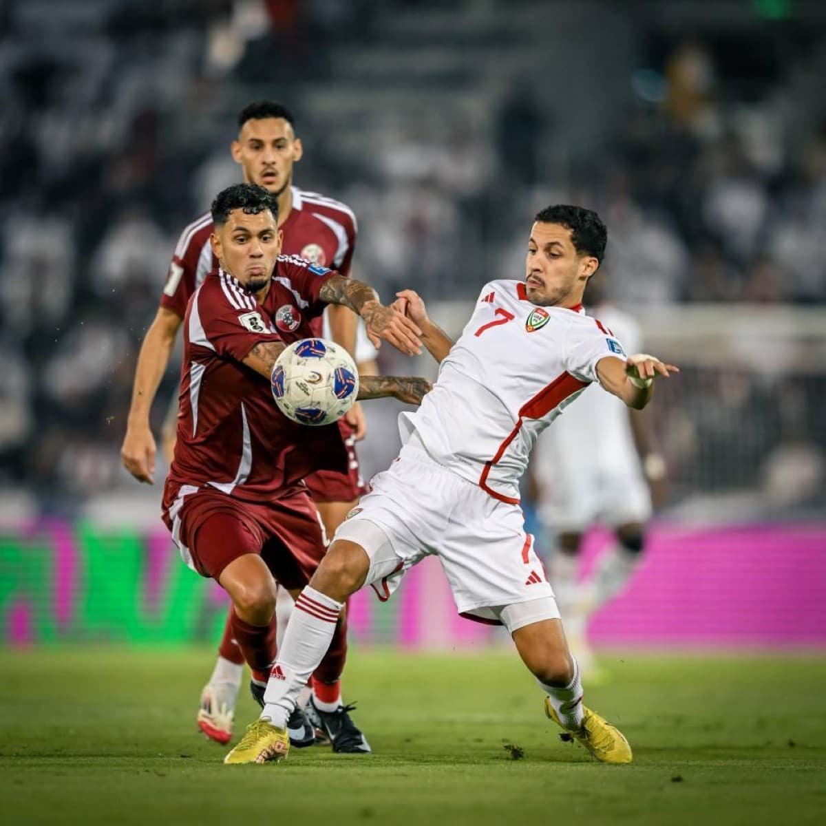 الإمارات وقطر تتصدر قمة الخليج