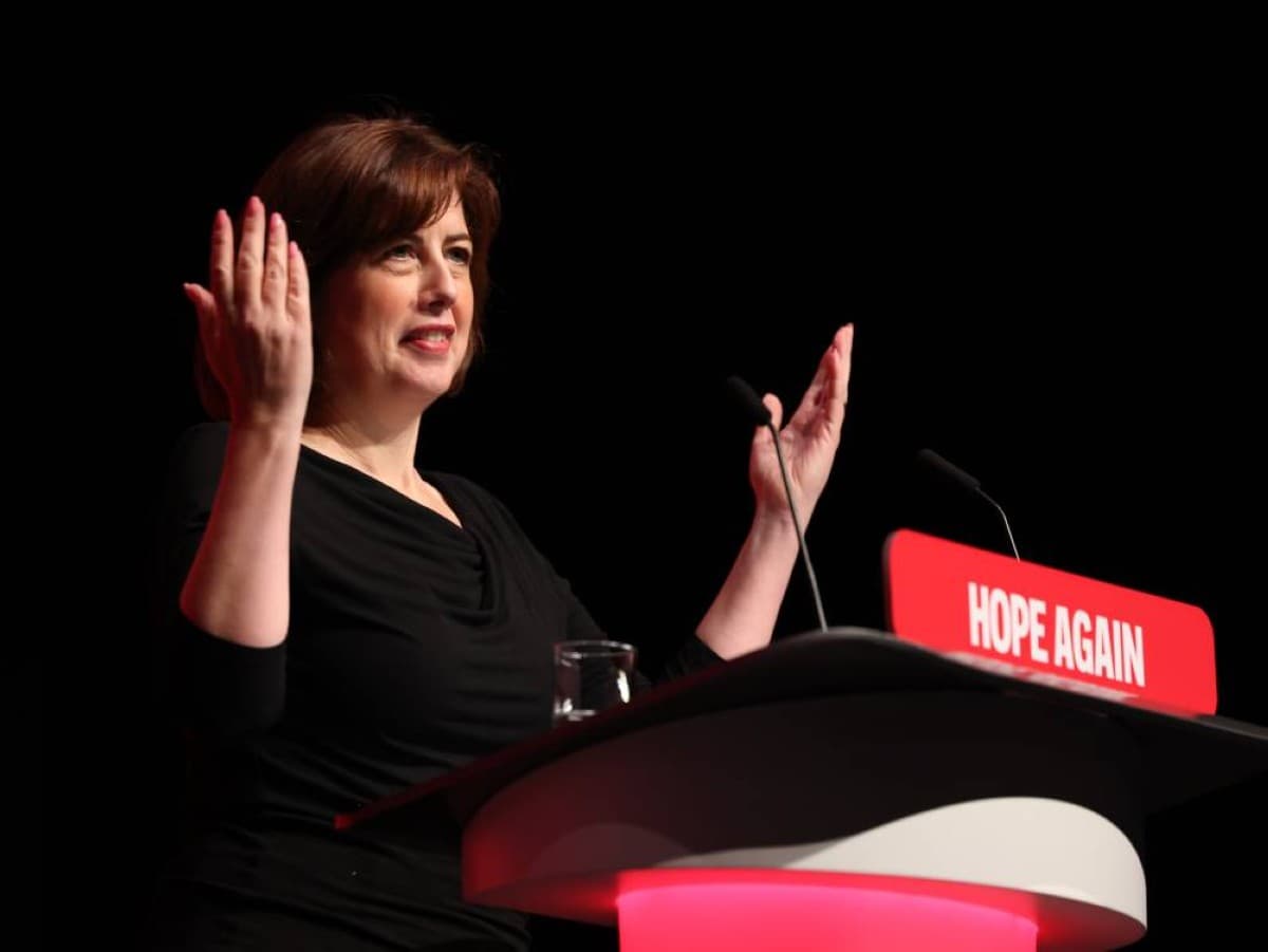 UK Education Minister criticizes Man United supporters