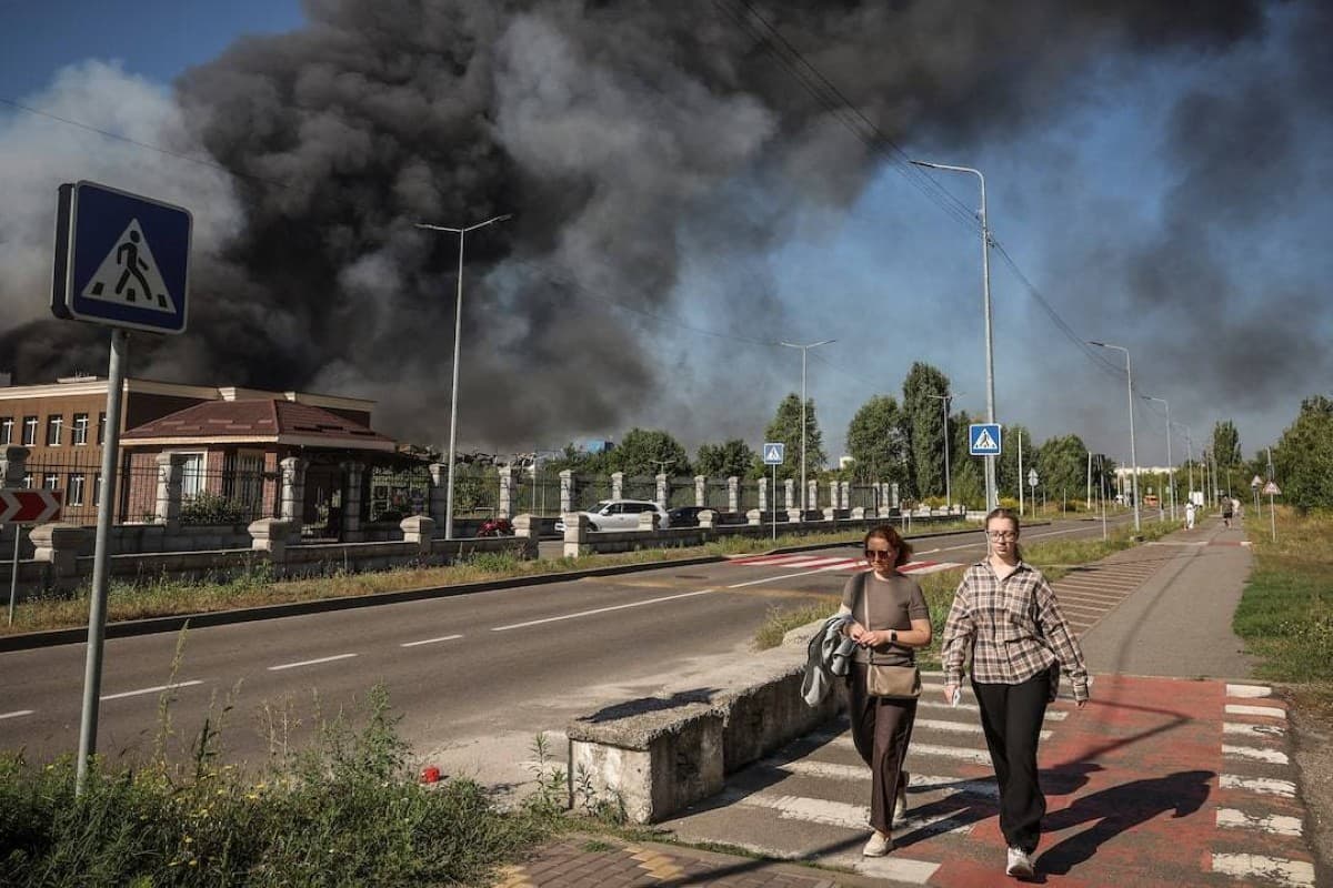 Kyiv's second key bridge targeted by Russian attack