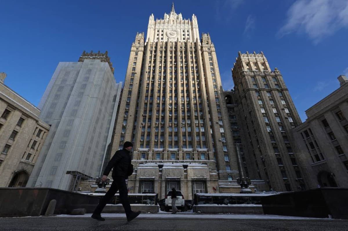Russia urges diplomats to leave Kyiv