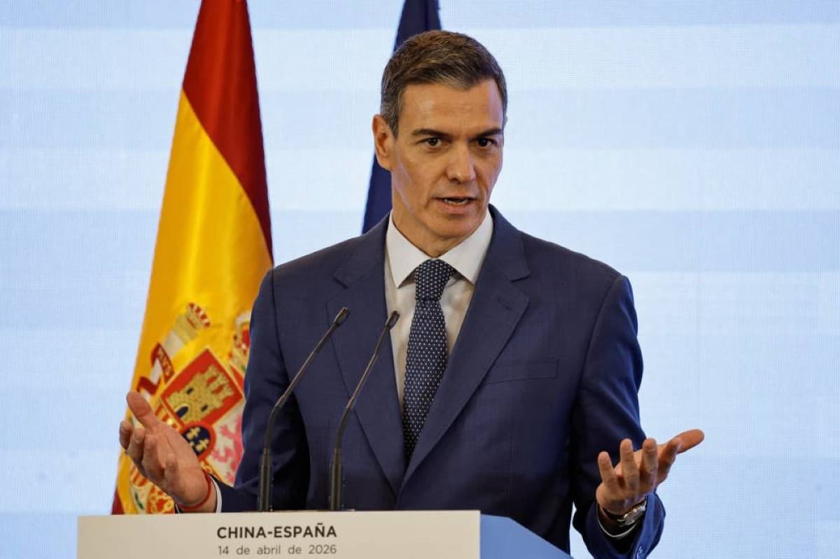 Spain's PM urges early elections